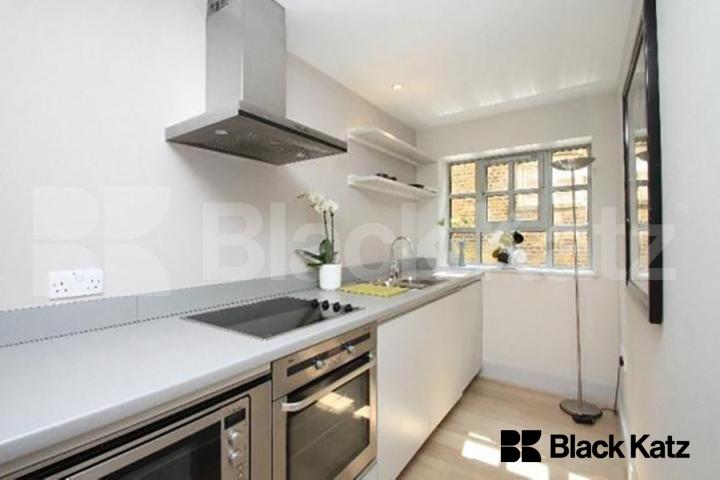  Boasting size, quality & location Bombay Court  St.Marychurch Street , Rotherhithe Village